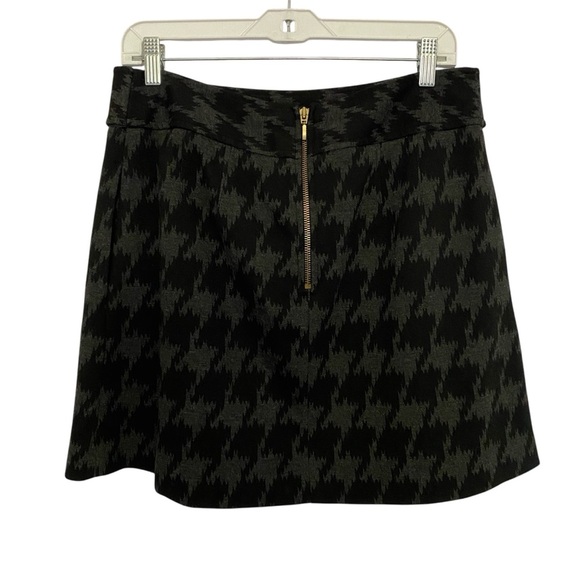 Express Design Studio Pleated Mini Skirt Black Grey Size 10 Button Accent - Picture 4 of 10